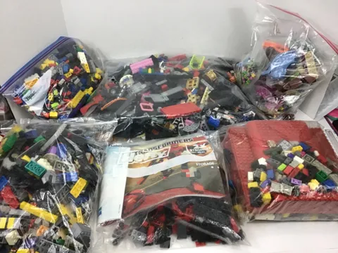 LEGO Bulk Lot  9+lb  Mixed Parts   **READ**