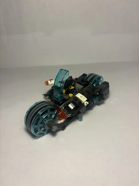 LEGO Ultra Agents 70167 Invizable Gold Getaway Bike w/ Minifigure