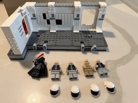 LEGO Star Wars 75387 Boarding the Tantive IV - Build + Darth Vader & 4 Figures