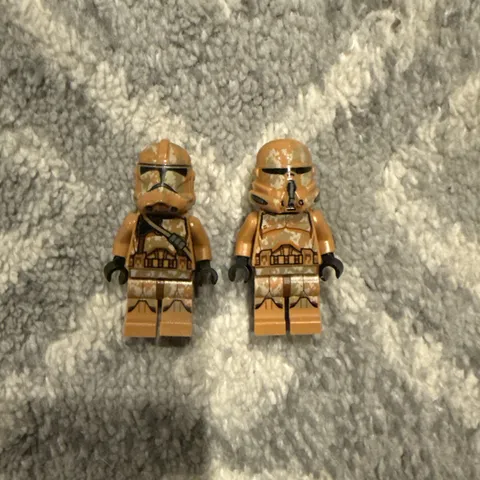 LEGO Star Wars Geonosis Clone Trooper Minifigure + Airborne Troopee