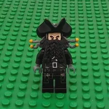 LEGO Pirates of the Caribbean Blackbeard Minifigure 4195 Queen Annes Revenge