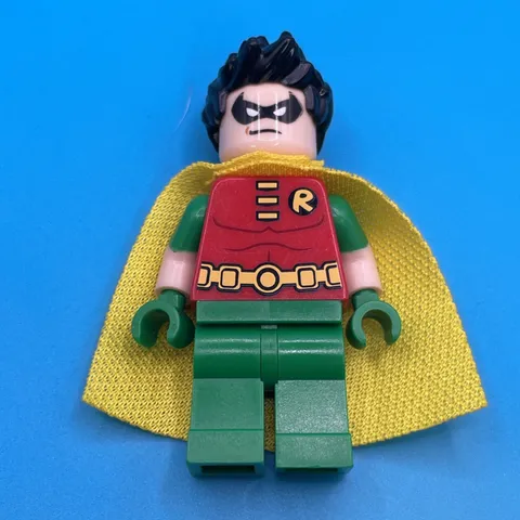 Lego DC Super Heroes Robin Molded Short Sleeves Spiked Hair Minifigure 76035