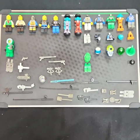 Vintage LEGO Space Minifigure Lot – Life on Mars, Exploriens, Arctic, Town – 12