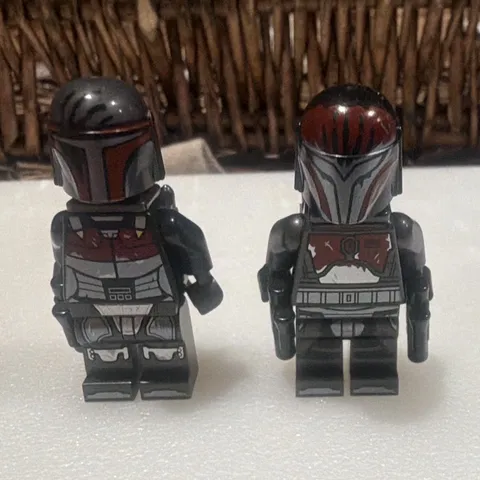 LEGO Minifigure Lot of 2 Mandalorian Style Helmeted Figures w/ Blasters