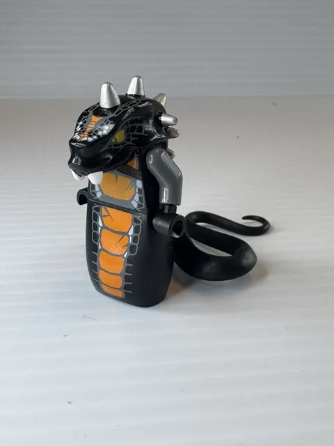 LEGO Ninjago Rise of the Snakes Skalidor Minifigure njo0067 From Set 9450