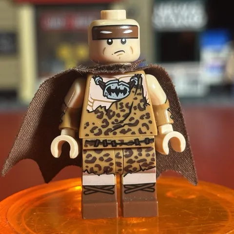 LEGO MINIFIGURES Cave Batman The LEGO Batman Movie w/ Cape, Incomplete.