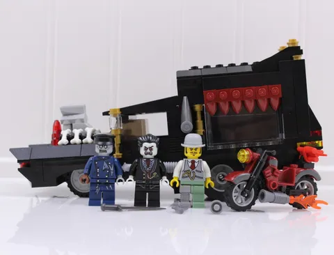 LEGO Monster Fighters 9464 The Vampyre Hearse Complete Lord Vampyre 2012