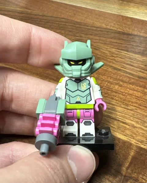 LEGO Robot Warrior Minifigure Collectible Series 24 71037 New CMF