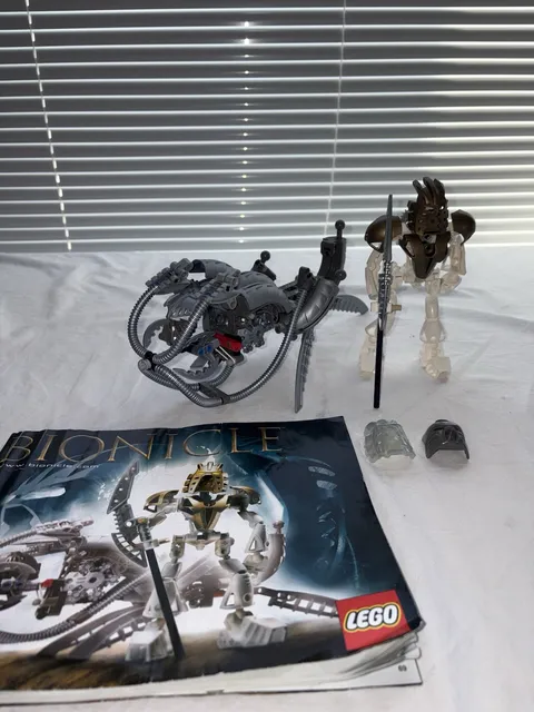 LEGO BIONICLE - TAKANUVA - LEGO 8596! 100% Complete!