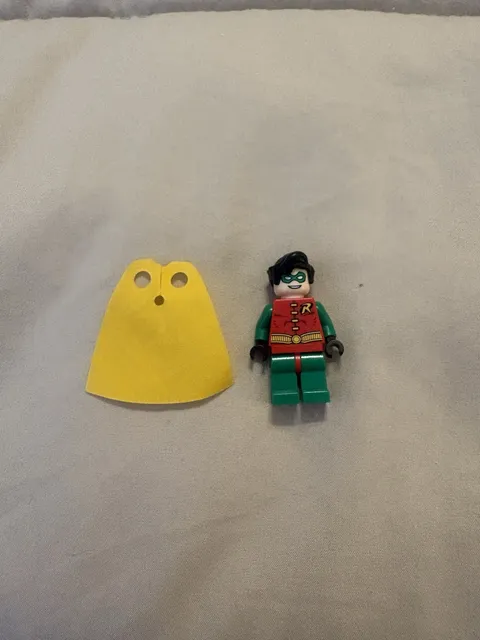 LEGO Batman 2006 Robin Minifigure bat009 from 7783 EXCELLENT CONDITION