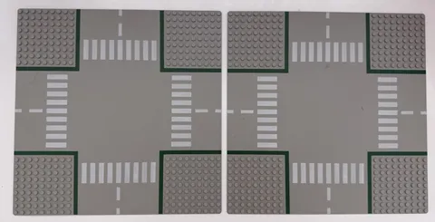 Set of 2 Lego Baseplates, Green Lined Intersection Streets 32 x 32 9-Stud