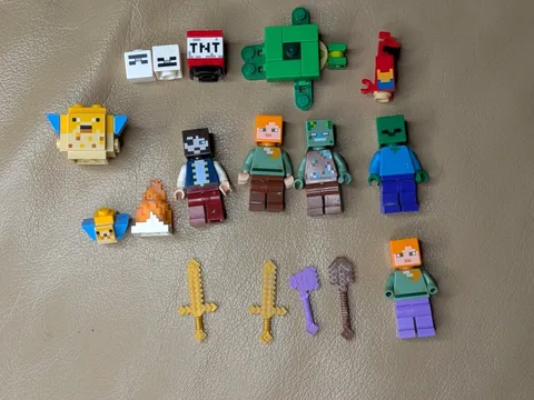 LEGO Minecraft 21152 Pirate Ship Mini Figures Lot (RETIRED) 
