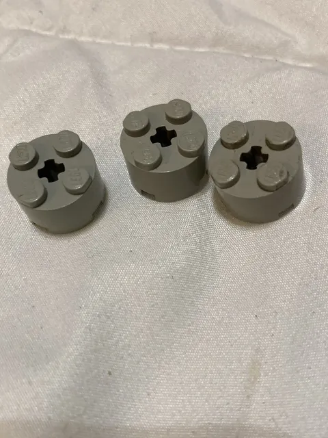 3941 LEGO Parts~ (3) Brick, Round 2 x 2 with Axle Hole LT BLUISH GRAY