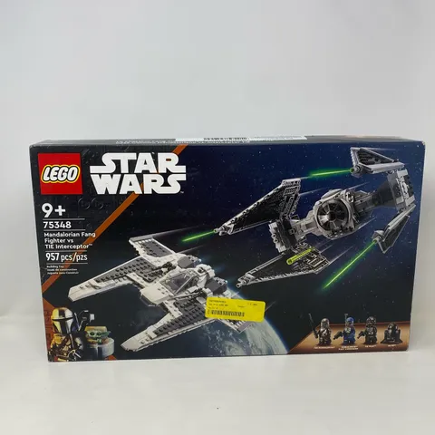 LEGO Star Wars 75348 Mandalorian Fang vs TIE Interceptor, 957 pcs