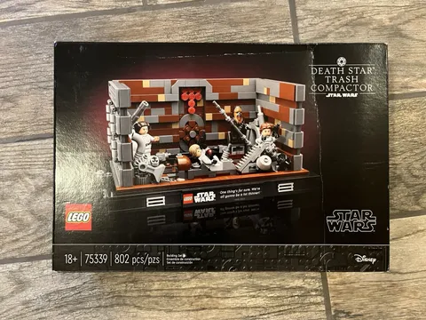 Lego Star Wars 75339 Trash Compactor Diorama