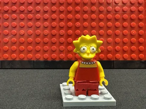 LEGO The Simpsons Lisa Simpson sim004 Minifigure The Simpsons 71006