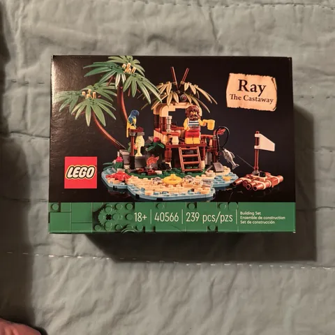 LEGO Ideas: Ray the Castaway (40566)