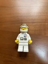 LEGO Classic Town Launch Command Astronaut With Air Tanks And Helmet Shield