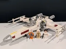 LEGO Star Wars: Luke Skywalker's X-Wing Fighter (75301) Used/Complete