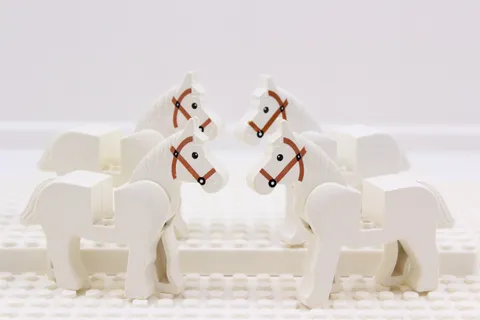 LEGO Lot of 4 White Horse Animal Figures 4493c01pb04 Castle Western