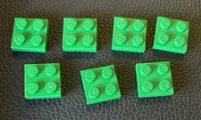 LEGO Parts 3022 Lot 7 Basic Flat Plate 2x2 Green