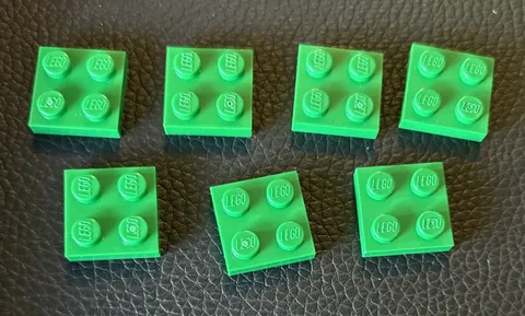 LEGO Parts 3022 Lot 7 Basic Flat Plate 2x2 Green