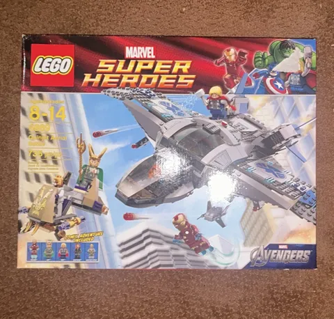 LEGO Quinjet Aerial Battle 6869 Super Heroes Avengers (2012)  damaged box 