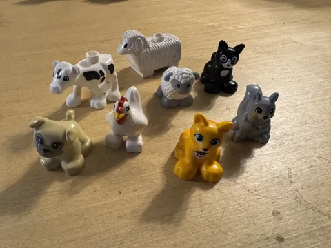 LEGO DUPLO  lot of 8 animals (4)