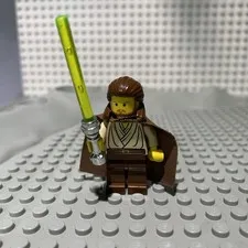 LEGO Star Wars Qui-Gon Jinn Minifigure with Cape and Green Lightsaber sw0027