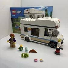 LEGO CITY: Holiday Camper Van (60283) - Missing 1 Minifigure & 1 Fender
