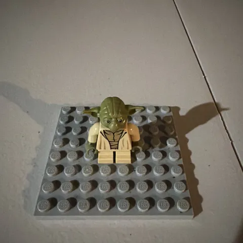 Authentic Lego Minifigure Yoda From 75017 Olive Green STAR WARS Figure