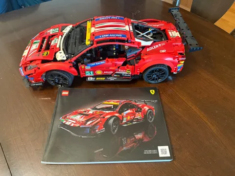 LEGO TECHNIC: Ferrari 488 GTE “AF Corse #51” (42125)