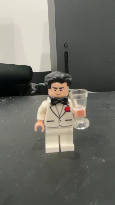 LEGO Bruce Wayne Minifigure White Tuxedo Set 70909 Batman LEGO