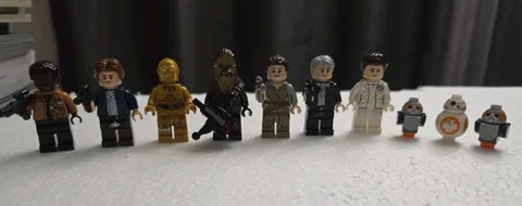 LEGO 75192 Star Wars UCS Millenium Falcon All Minifigures, Plus BB8 and Porgs