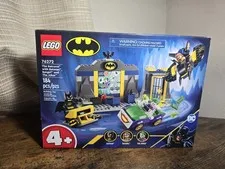 Lego DC Batman The Batcave 76272 Batman, Batgirl & Joker Factory Sealed.