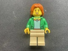 LEGO MINIFIGURE CTY0624 FEMALE CAMPER INFINITY PENDANT FROM 60177 VAN & CARAVAN