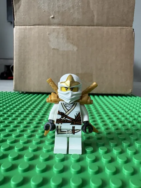 LEGO Ninjago Zane ZX Minifigure Armor White Ninja njo031 Rise Of The Snakes