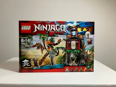 LEGO NINJAGO 70604 Tiger Widow Island - New Unopened Sealed Set - Retired - 2016