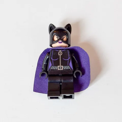 Lego Catwoman Purple Lips 6858 Super Heroes Batman II Minifigure
