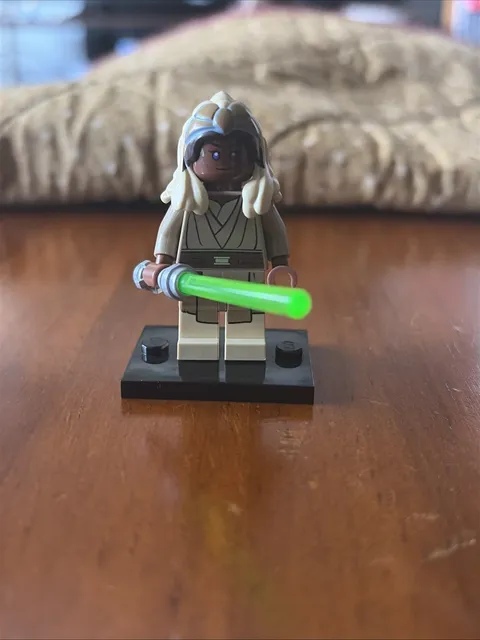 LEGO Star Wars Stass Allie Minifigure SW0469 Homing Spider Droid