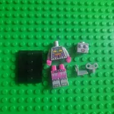 Lego Collectible Minifigure Series 11: Robot Lady