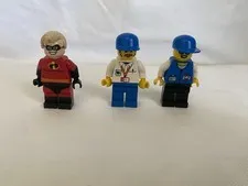 Lot LEGO Disney Minifigure Mr. Incredible & Cameraman #44