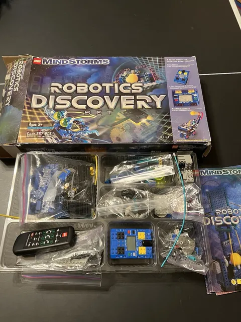 LEGO MINDSTORMS Robotics Discovery Set 9735 Scout 387 Pieces Battery Powered