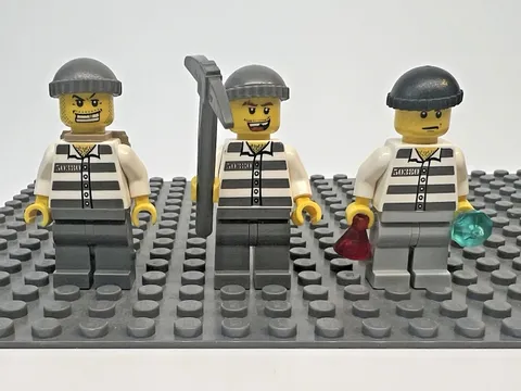LEGO Town / City /Police Minifigure - Jail Prisoner Lot of 3 - city building