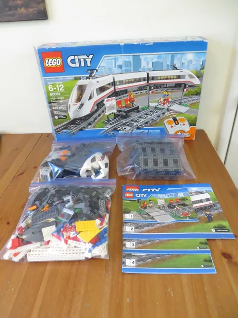 LEGO CITY: High-speed Passenger Train (60051) / 100% Complete / MM