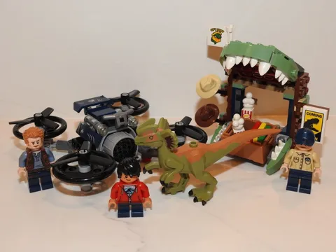 LEGO Jurassic World: Dilophosaurus On the Loose (75934) 100% Complete NO BOX