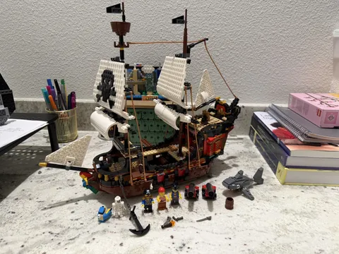 Lego 3 in 1 31109  Pirate Ship Retired Set Complete