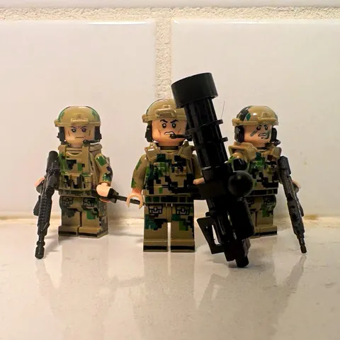 Soldier Camo Minifigure Lot of 3 w/ Weapons & Gear Accessories