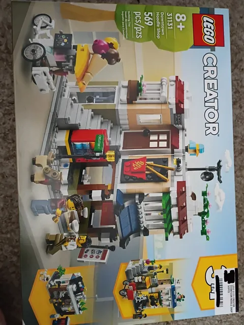 LEGO Creator 3-in-1 Downtown Noodle Shop 31131 569 pcs Age 8+ Box