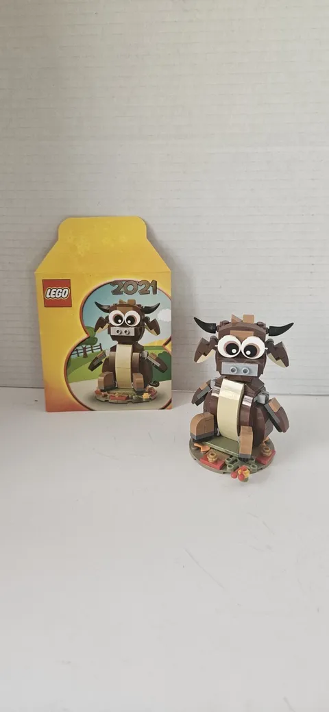 LEGO 2021 Seasonal Holiday Chinese New Year Of The Ox 40417 Retired